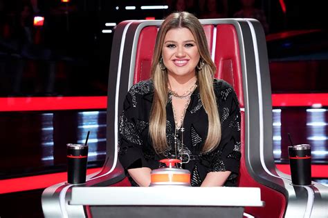 ‘The Voice’: Kelly Clarkson Is ‘Shook’ After 1 Artist Sings About ...