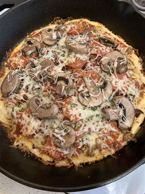 Keto Skillet Pizza w/ Cream Cheese “Crust” : r/ketorecipes