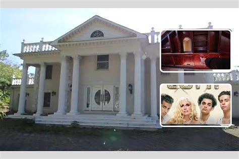 NY Mob Boss John Gotti's Abandoned Mansion-Secret Room Discovered