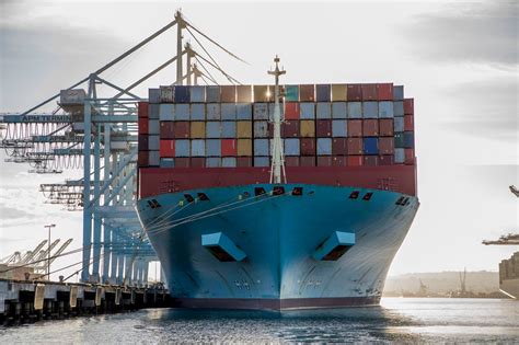 Maersk Containership Sets Cargo Handling World Record at Port of Los Angeles