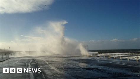 Tornadoes hit Wales and Midlands - BBC News