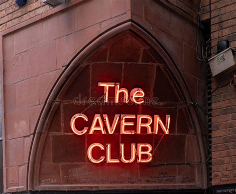 Original Cavern Club at 8 Mathew Street in Cavern Quarter, Liverpool ...