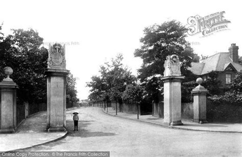 Weybridge photos, maps, books, memories - Francis Frith