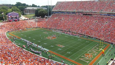 The ACC’s 8 Most Picturesque Football Stadiums - LawnStarter