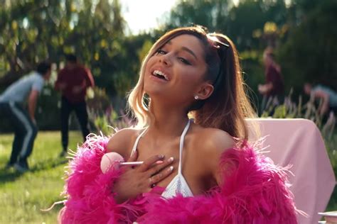 Watch Ariana Grande Recreate ‘Mean Girls,’ ‘Legally Blonde’ in ‘Thank U, Next’ Video – Rolling Stone