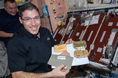 Comment la technologie de la NASA a contribué à rendre vos aliments de Thanksgiving sûrs (et vos ...