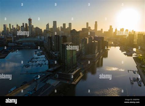 Melbourne city at sunrise Stock Photo - Alamy