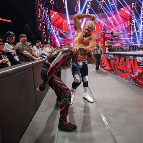 Cody Rhodes vs Shinsuke Nakamura | Monday Night Raw | January 8, 2024 - WWE Photo (45359809 ...