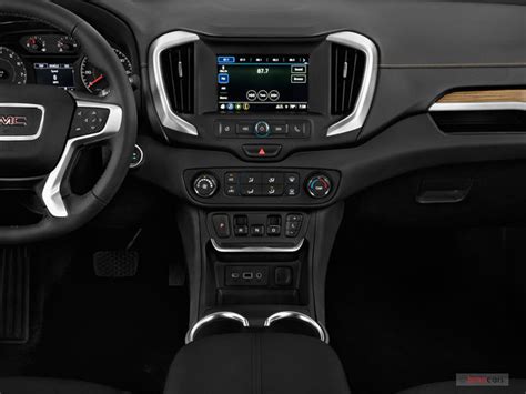 2020 GMC Terrain: 162 Interior Photos | U.S. News