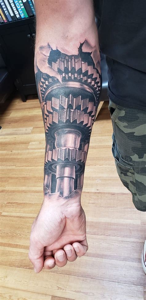 Biomechanical forearm tattoo | Biomechanical tattoo, Sleeve tattoos ...