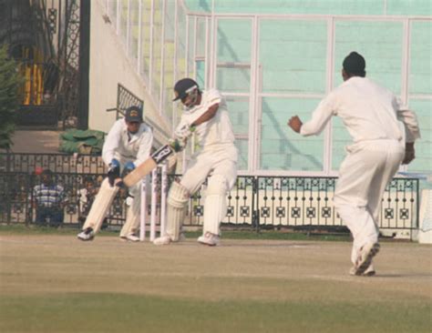 Mohammad Kaif cuts on his way to 71 | ESPNcricinfo.com