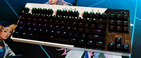 Geek Review: Logitech G PRO K/DA Gaming Keyboard | Geek Culture