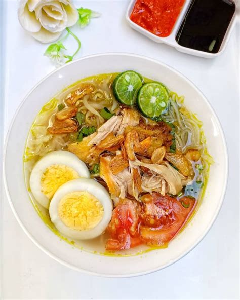 Resep Soto Lamongan Asli Jawa Timur Dengan Suwiran Ayam Dan Kuah Kuning ...