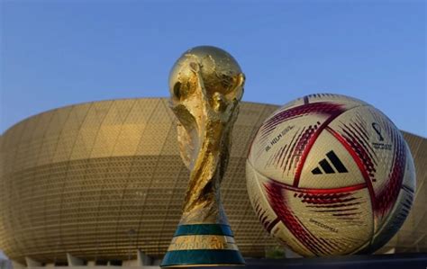 FIFA Perkenalkan Bola Baru untuk Partai Semifinal dan Final Piala Dunia 2022 | Republika Online