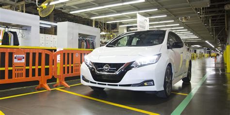 Nissan starts next-gen Leaf production in the US - in dealerships as ...