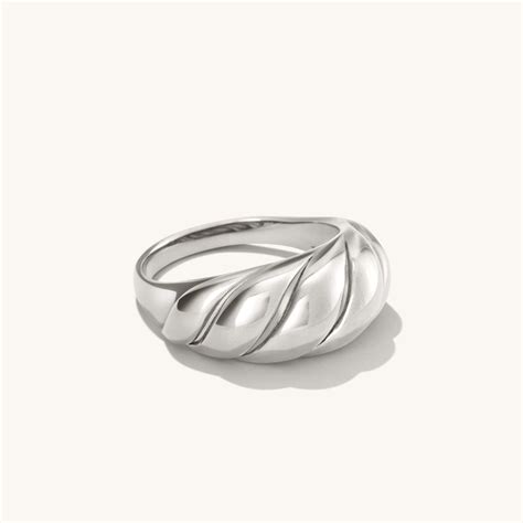 Shop 12 of the Best Rings Under $100 from Mejuri | Who What Wear