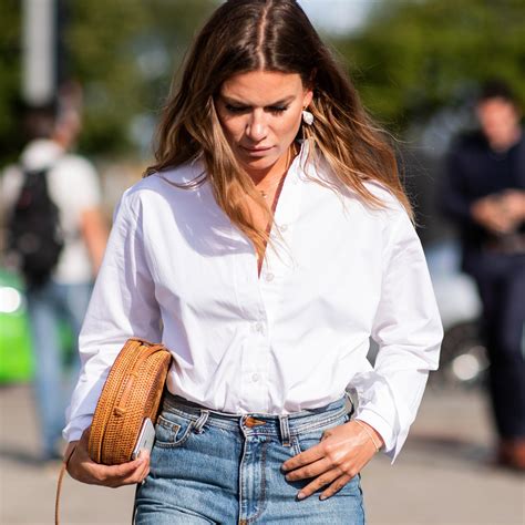 Camisas bonitas con jeans que favorecen a todos los cuerpos | Cromos