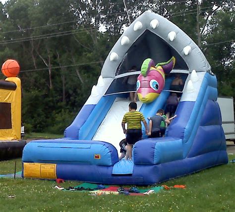 Kids party: shark escape inflatable slide rental: Iowa City, CR, IA