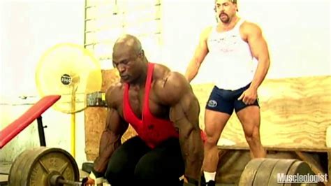 Ronnie Coleman Deadlifts 800 Pounds - YouTube