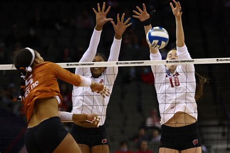 Wisconsin Badgers volleyball: UW is swept by Texas in the Final Four ...