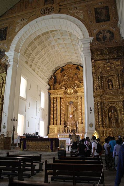 Interiors of Old Goa Church or the Basilica of Bom Jesus Editorial ...