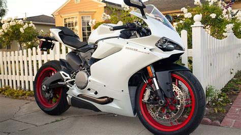 RideApart Review: 2016 Ducati 959 Panigale