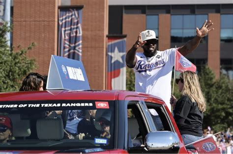 'It's surreal': Thousands line the streets of Arlington for the Texas ...