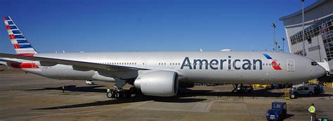 American Airlines finally brings Boeing's 777-300ER home - CNET