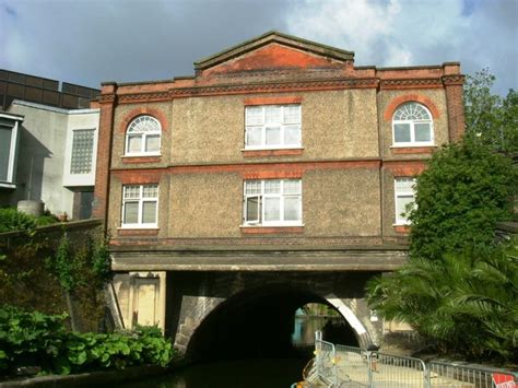 The upside down house - Lisson Grove,... © Phillip Perry :: Geograph Britain and Ireland