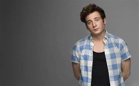 Lip Gallagher Played by Jeremy Allen White - Shameless | SHOWTIME