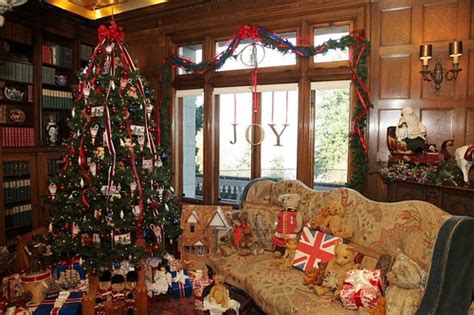 Portland Christmas Around The World @ Pittock Mansion | 23 Treasure ...