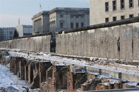 3Qs: The fall of the Berlin Wall, 25 years later - News @ Northeastern