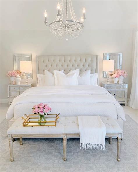 19 Amazing Glam Bedrooms with Chic Style