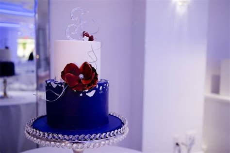 Update more than 131 burgundy navy wedding cake best - kidsdream.edu.vn