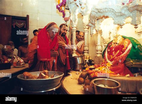 Adi shankara hi-res stock photography and images - Alamy