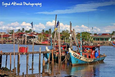 Typical view of the boats at one of the jetties.