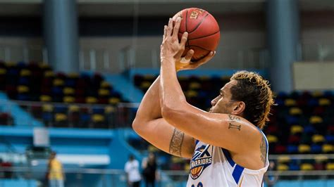 Nothing beats long hours in gym as Asi Taulava sharpens shooting | SPIN.ph