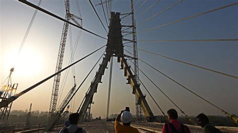 Govt looks to develop tourist hub at Signature Bridge offering panoramic views of Delhi - delhi ...