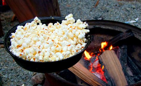 How to Make Delicious Campfire Popcorn the Old Fashioned Way