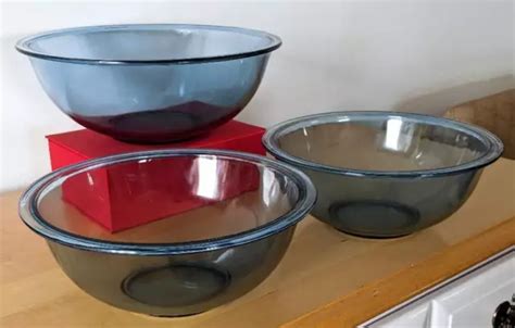 VINTAGE PYREX COBALT Blue Glass Mixing Bowl Set of 3 Bakeware nesting ...
