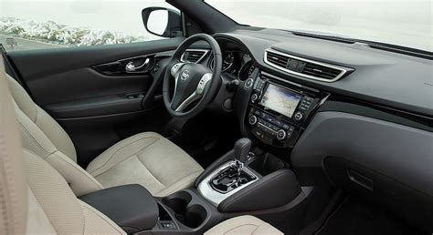 2014 Nissan Qashqai - Interior, car, HD wallpaper | Peakpx