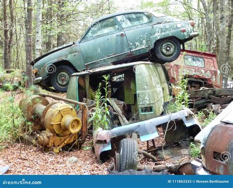 Junkyard Rusty Abandoned Old Cars Editorial Stock Photo - Image of ...