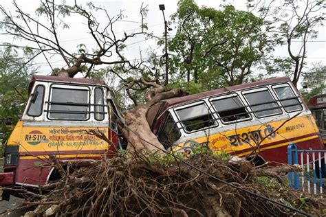 Pictures Showing The Aftermath Of Cyclone Amphan That Hits India - MobyGeek.com