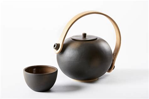 BLACK - TEA SET OF BLACK CERAMICS