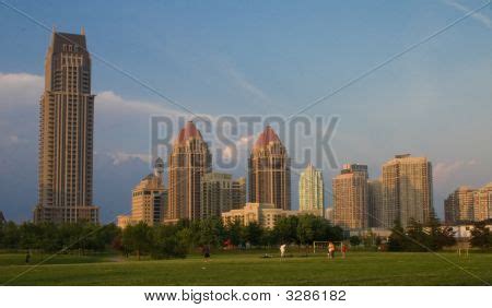 Mississauga Skyline Image & Photo (Free Trial) | Bigstock