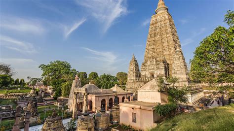 Mahabodhi Temple - History, Timings, Story, Location, Architecture, Photos | Adotrip