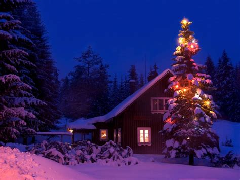 Christmas decorating tips for log cabin’s exterior | Pineca.com