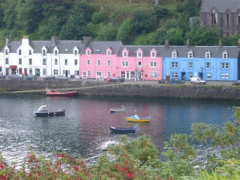 Free Stock photo of Colorful terraced houses in Portree | Photoeverywhere