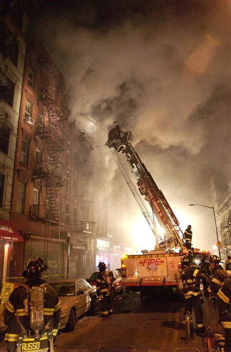 New York City Fire Department (FDNY) : Photo American Firefighter ...