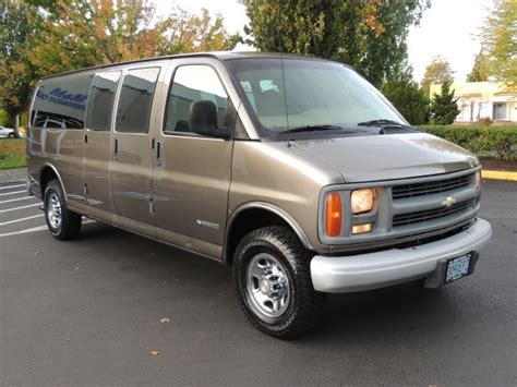 2002 Chevrolet Express 3500 / 15-Passenger Van / V8 / 1-TON / 82k miles